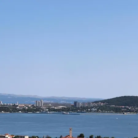 In Kastel Sucurac With Sea View, Balcony, Air Conditioning, Wifi 570-1 Kastela