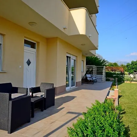 Apartment In Kastel Sucurac With Sea View, Balcony, Air Conditioning, Wifi 570-1 *