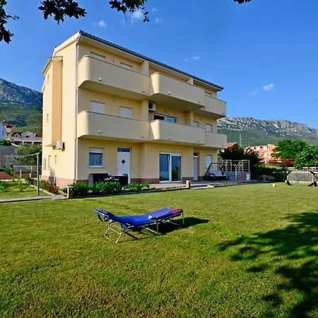 Apartment In Kastel Sucurac With Sea View, Balcony, Air Conditioning, Wifi 570-1
