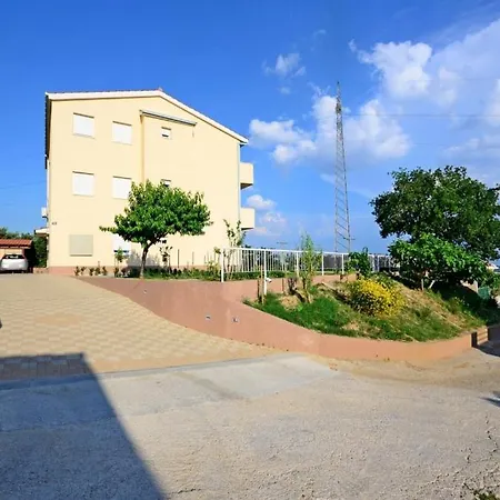 Apartment In Kastel Sucurac With Sea View, Balcony, Air Conditioning, Wifi 570-1 Kastela