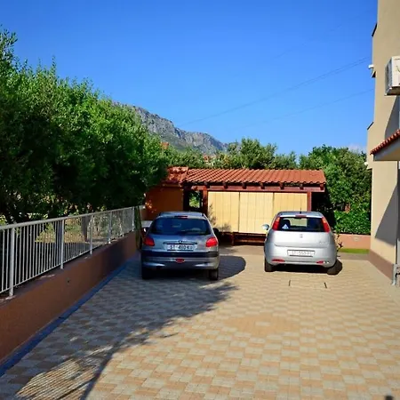 In Kastel Sucurac With Sea View, Balcony, Air Conditioning, Wifi 570-1 * Kastela