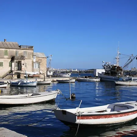 In Kastel Sucurac With Sea View, Balcony, Air Conditioning, Wifi 570-1