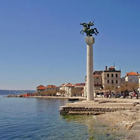 Apartment In Kastel Sucurac With Sea View, Balcony, Air Conditioning, Wifi 570-1 Kastela