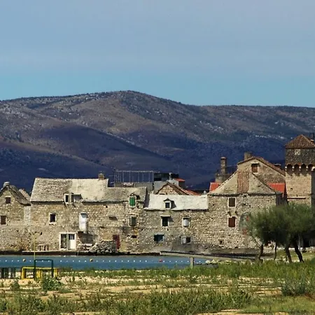 In Kastel Sucurac With Sea View, Balcony, Air Conditioning, Wifi 570-1 Kastela
