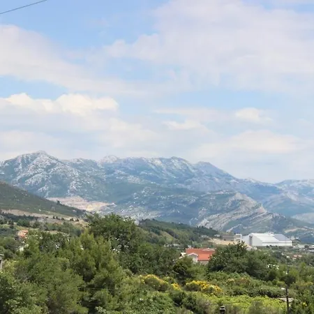 Apartment In Kastel Sucurac With Sea View, Balcony, Air Conditioning, Wifi 570-1 *