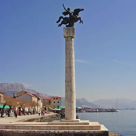In Kastel Sucurac With Sea View, Balcony, Air Conditioning, Wifi 570-1 Apartment Kastela